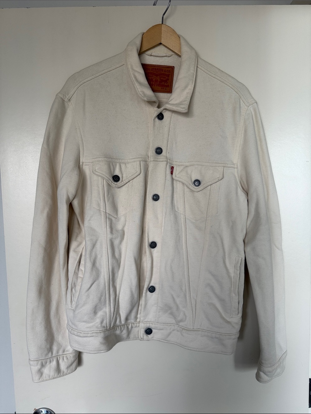 Levi's Men's Cream Button-Front Trucker Jacket with Chest Pockets